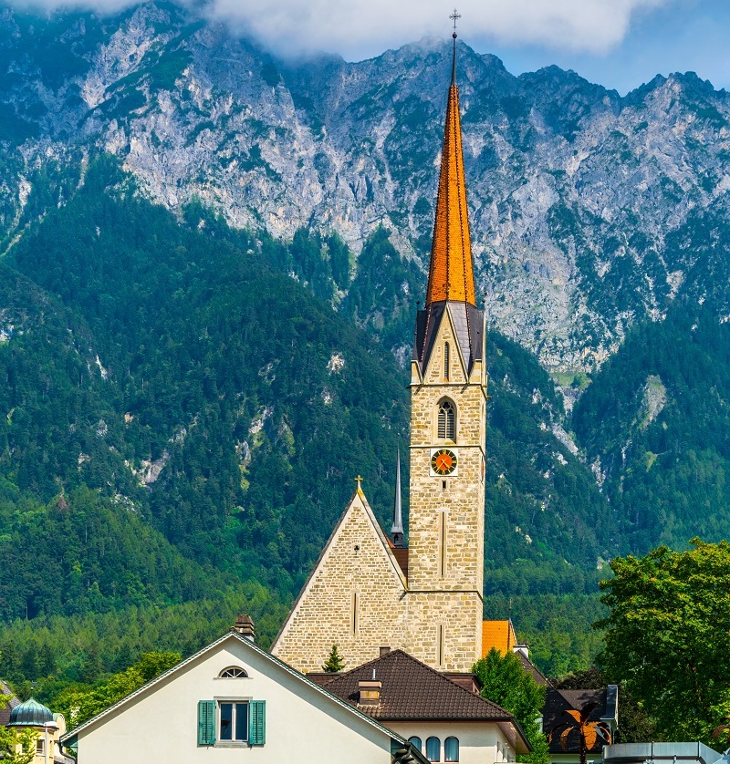 Bank-independent safe deposit box without retailer ties in Liechtenstein
